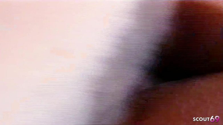 Shemale TS Collection: Latino Ladyboy z grubym kutasem zerżnięta analnie na zewnątrz przez...