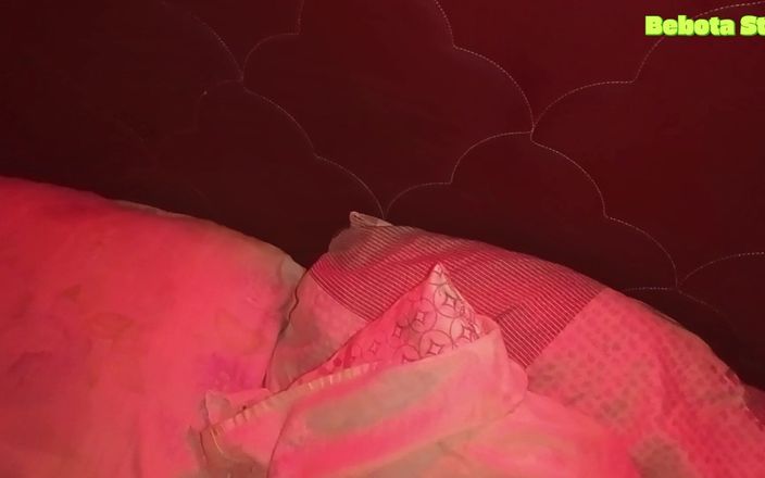 BebotaStar: सुंदर कूल्हों वाली टैटू वाली काले बाल वाली हॉट चुदाई के मूड में है और मुझे पूरी दोपहर सेक्स के लिए कहती है