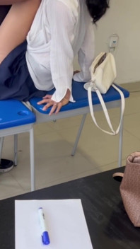 Mara Sentiasa Tiba Lewat Ke Bilik Darjah Dan Mengongkek Guru Untuk MendapatkanNya Pergi