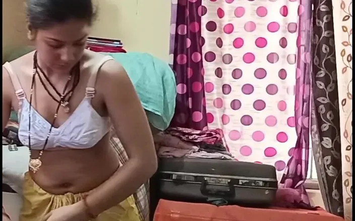 Real desi indian sex: Bhabhi Changing Dress
