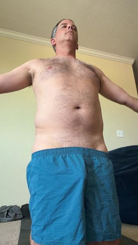 朝のヨガが激しいペニスへの愛撫に変わる