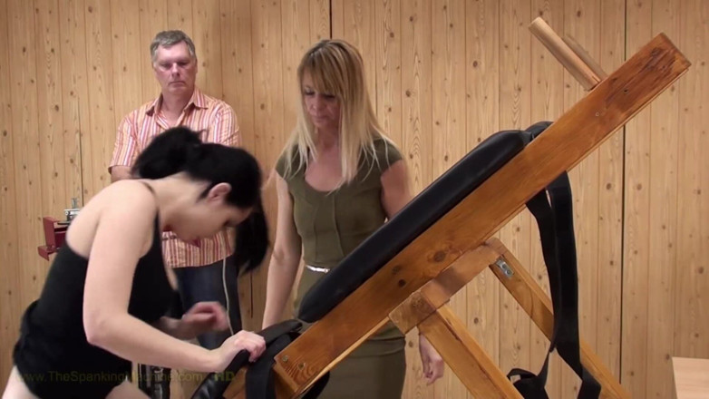 The Spanking Machine: Virone palmada - chicote anal