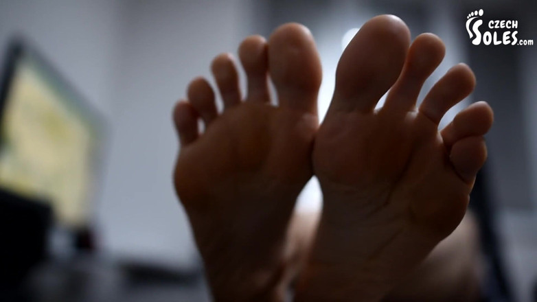 Czech Soles - foot fetish content: Office foot worship - Kettu's bare feet in high heels
