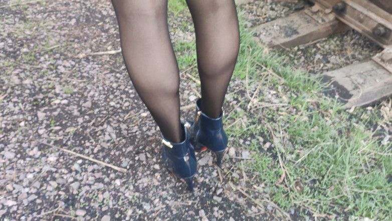 AnGelya G: Fucked Hottie in Stiletto Heels and in Stockings on Train