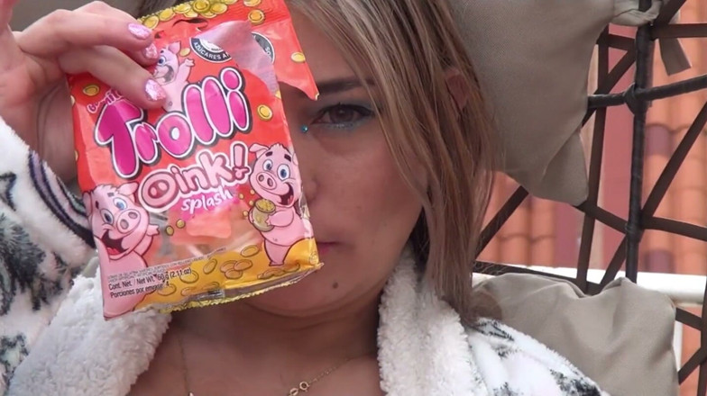 Angel eyes studio: Swallowing Extreme and Big Pig-shaped Rubber Bands