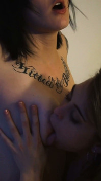 Riley Reid และ Nikki Hearts รักการเป็นเลสเบี้ยนตอนนี้