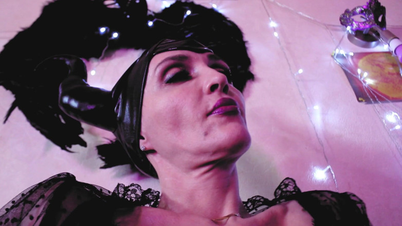 Eva Latexxx: Het gudinna Eva Latex maleficent solo footfetish bdsm kink älskarinna femdom