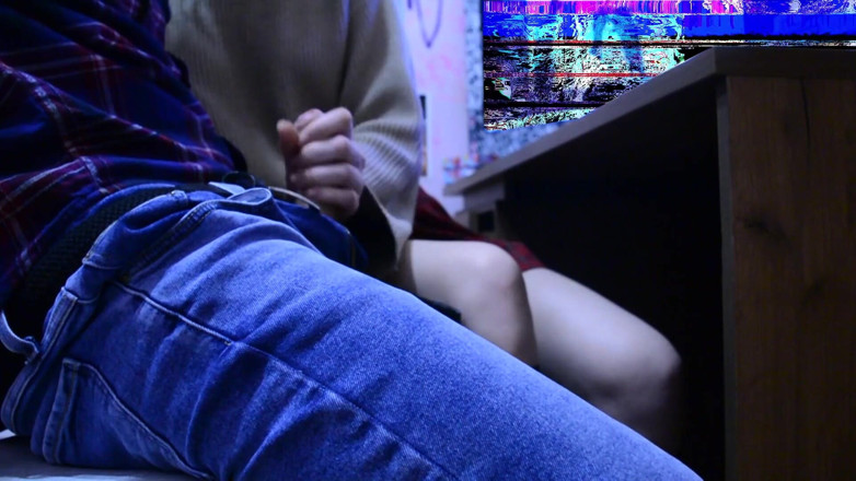 20th century of porn: เพื่อนร่วมชั้นช่วยชักว่าวให้ใต้โต๊ะระหว่างเรียน