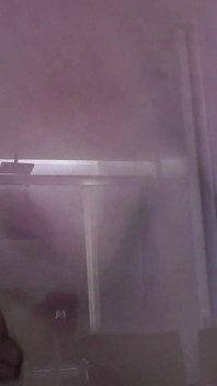 Creampie pod prysznicem