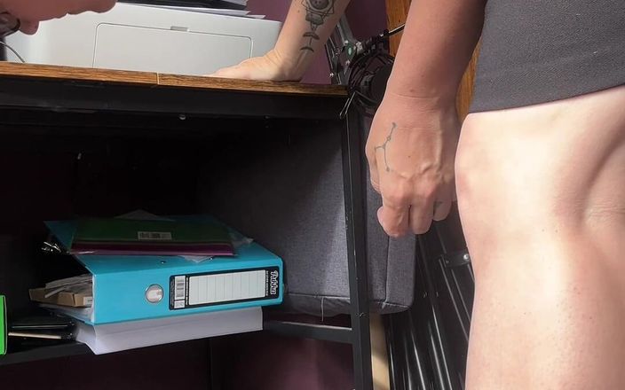 Lustful Libertines: Putus asa kencing - kaki - sepatu hak tinggi