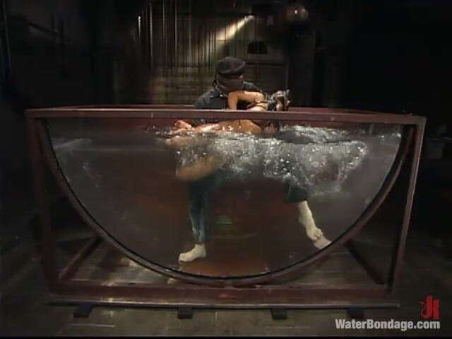 Water Bondage by Kink: Sergente. Major e lori alexia