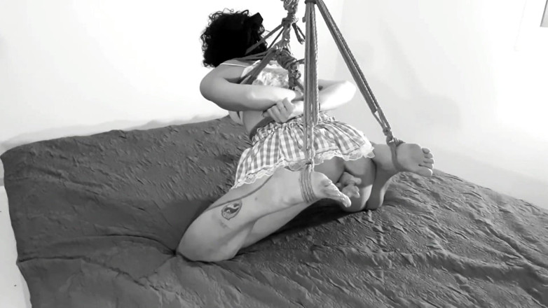 Bdsmlovers91: Kinktober Day 11: Figging Kink - Amarrado e Gozando com Ginger Root...