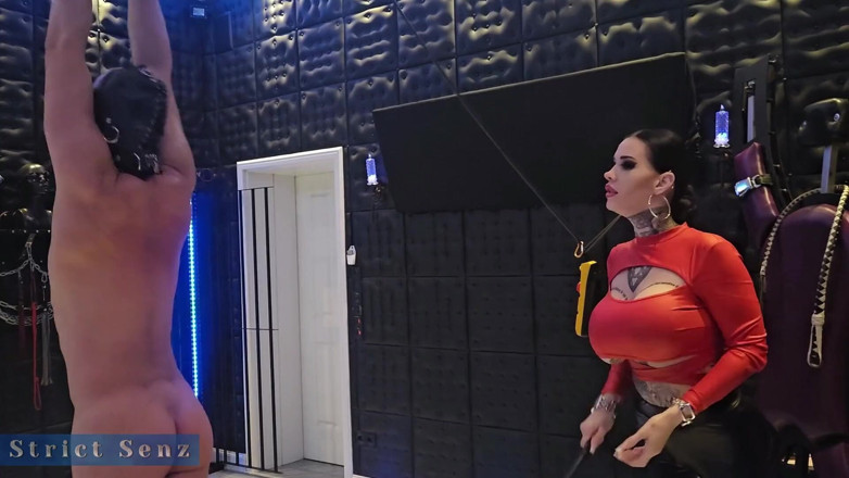 Strict Senz: Miss Alessa Milano Aufgezogen, Abgestraft, Ausgepeitscht, частина 1