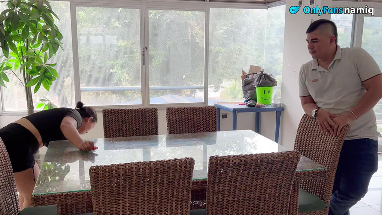 Roxxan: Jalang yang tidak setia mengongkek yang pertama yang berkembang