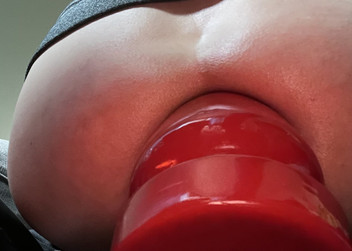 Stacey Loves Anal xxx: Величезний ділдо і дупа розтягують мою дупу