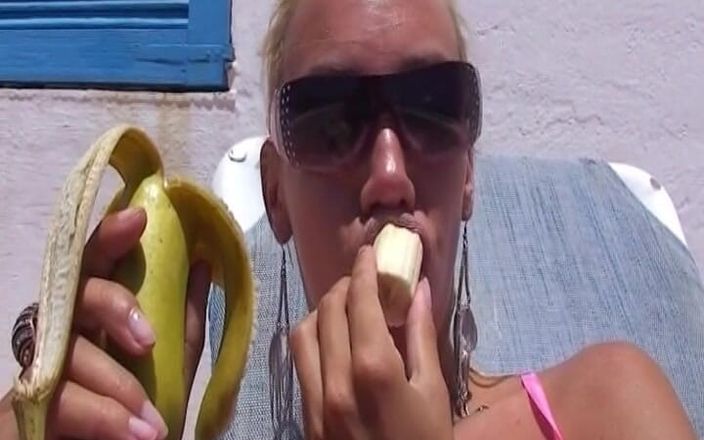 German Amateur Videos: Idealna laska z Niemiec dokucza na basenie