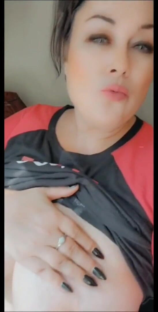 Bellacarina94: 그녀의 큰 보짓물 젖탱이를 가지고 노는 쩌는 섹시한 Bellacarina94의 모음집 비디오