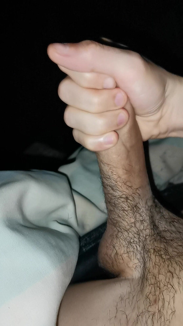 SEXY_GUYBEST: Une grosse bite coule magnifiquement