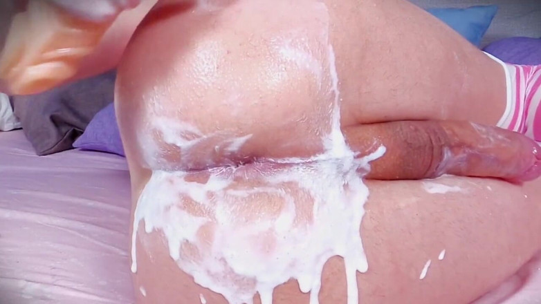 Horny Johny: Хлопчик використовує морозиво як змазку, щоб трахнути його тугу дупу