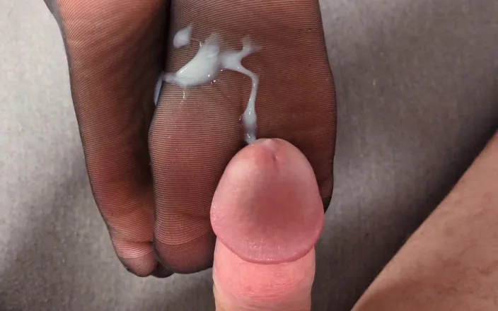 EricSkyMDH: Black Nylon Halloween Footjob