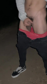Hung latino côn đồ lớn cu twink solo giật ra bắn tinh lớn ngoài trời bắt gặp Jerkin
