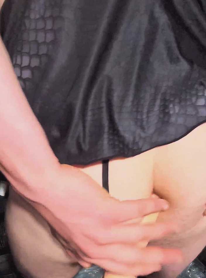 BoyInUniformBelgium: मेरा शरीर नग्न दिखा रहा है