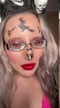 Sissy si arrende: viene cornuta e controllata nelle mie camere sussurrate dal findom Goaldigger