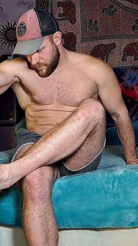 Ring Suprématie sert les dessous de pieds imbibés de sueur du boxeur barbu Malek