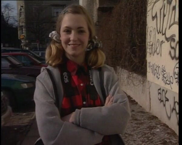 YOUR FIRST PORN: Julia Softclip schüchterne studentin julia