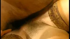 Vizinho e vizinho vão foder na frente do pornô!