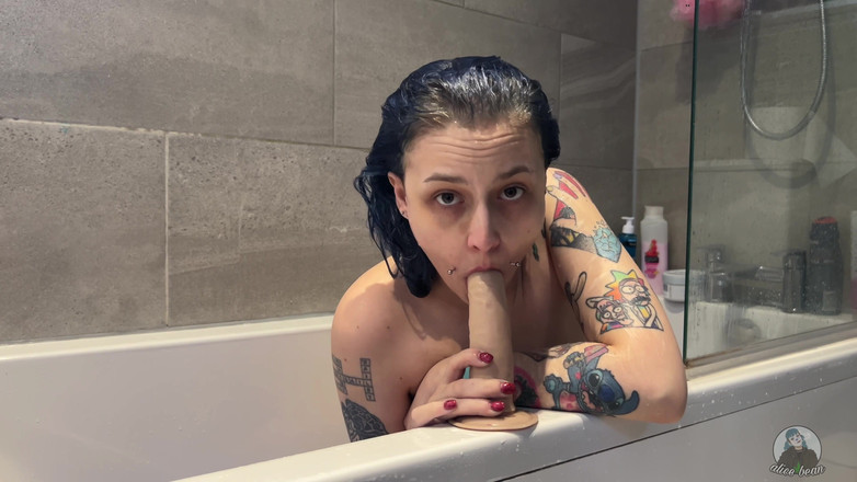 Alice Bean: Alice ve sprše