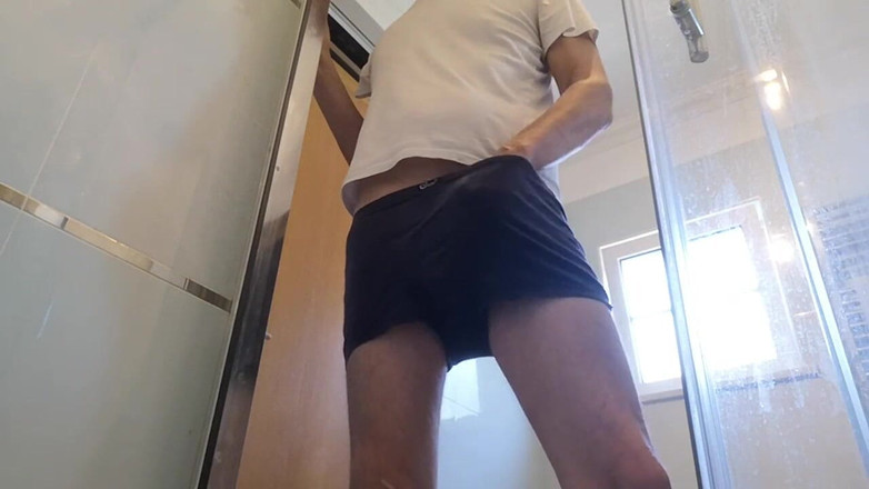 Rafael Torreano: Quick Morning Jerkoff with Big Cumshot