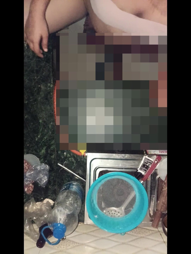Daru Pike Apni Bua Ki Larki Ko Choda Kitchen Me Indian Stepbrother Fuck His Step Sister in Kitchen Loud Hindi Dirty Talking Teen (Blackberry Sexy)
