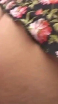 Una milf in hold-up spompina il cazzo del marito arrapato