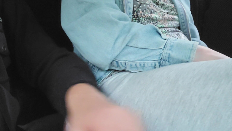 Vik_All: Eine Frau in Einem Bus Führte Fellatio Einem Fremden Durch.