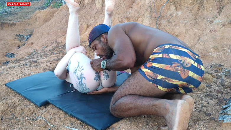 MARCIO BAIANO: Valentine Couple Leaves Quebrada Mattress Just to Fuck