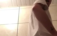Seksi götümü gösteriyorum