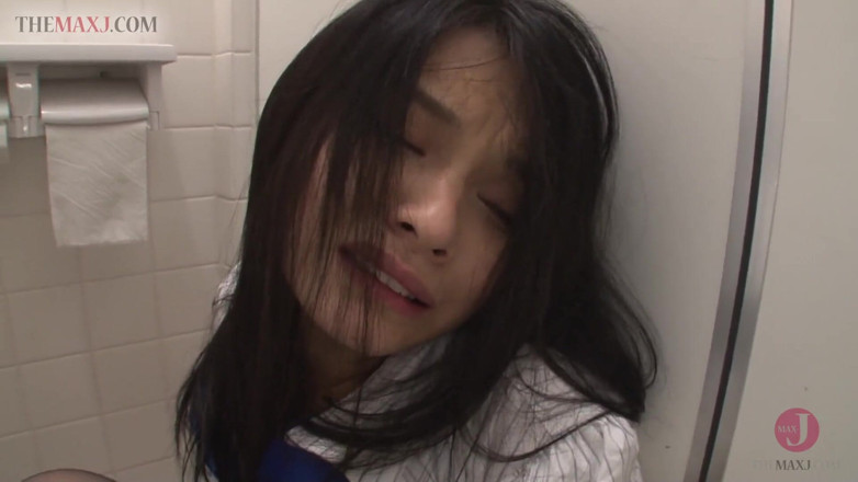 Asian happy ending: Sexy asijská teenagerka šuká v koupelně - část 2