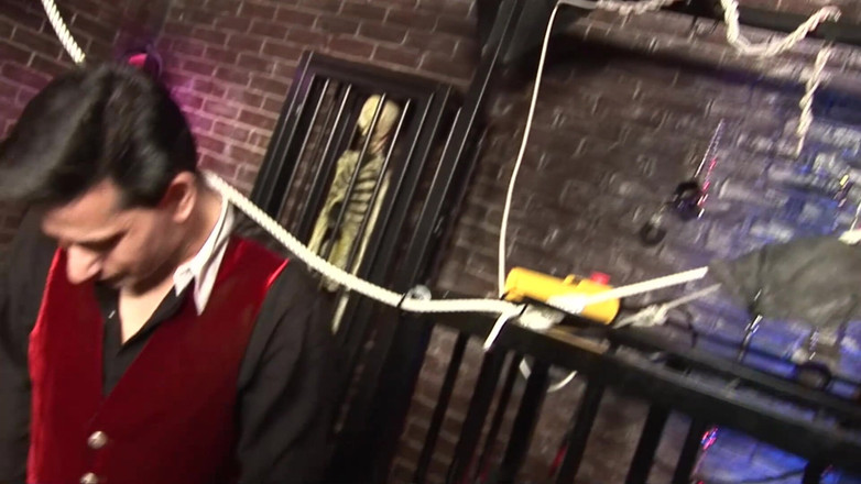 Foxy Desire: Denise K krijgt sperma in het gezicht na het spuiten