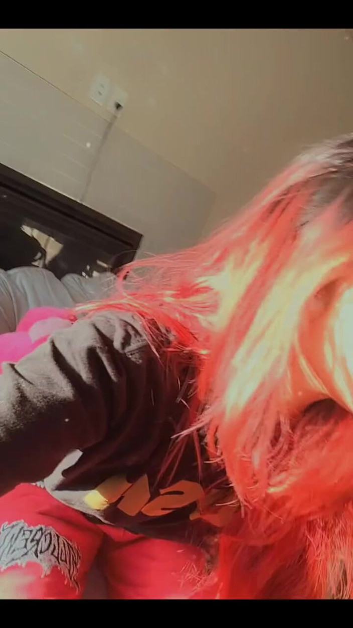 lilRavenFox: Aku lagi asik bikin video bokep seru di dapur!