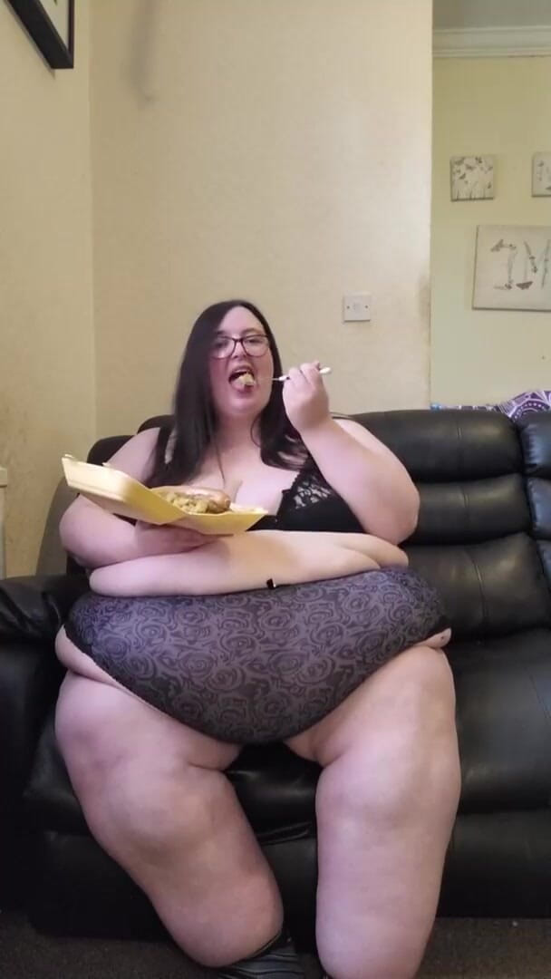 SSBBWLadyBrads: この太ったお腹のちっぽけなランチ