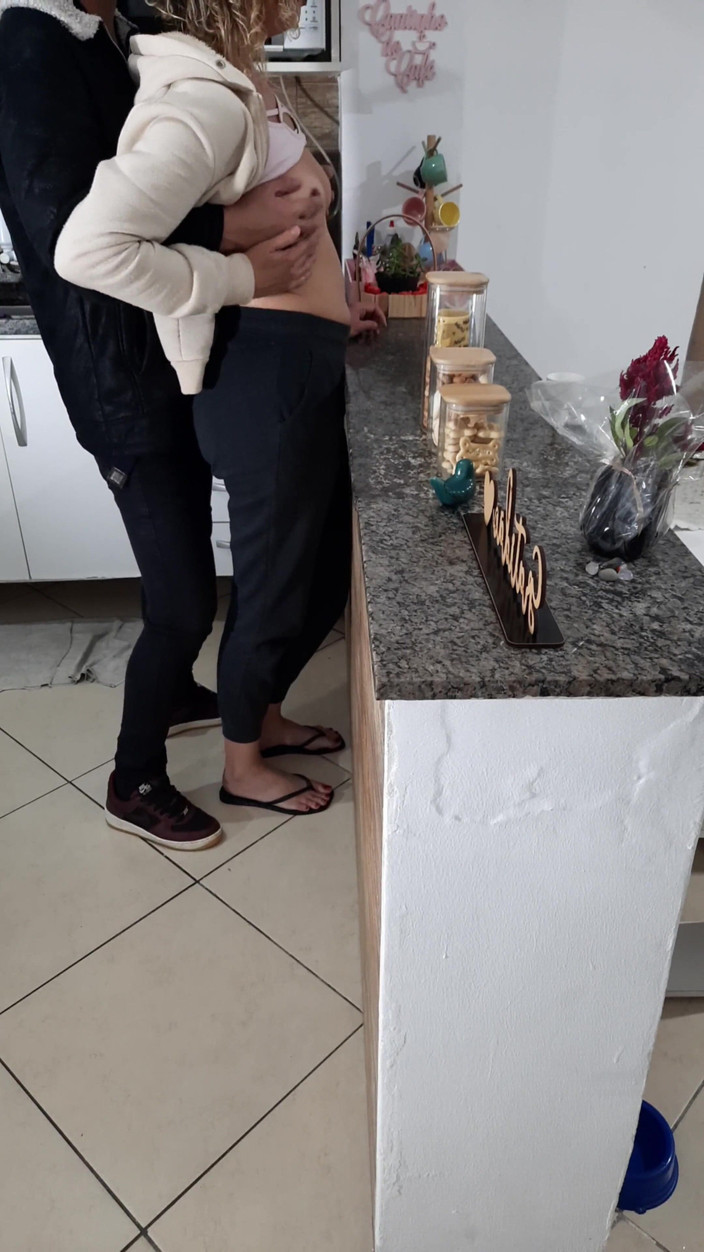 Gabi SweetCouplesStories: Nevlastní dcera nemůže ani odpočívat při snídani
