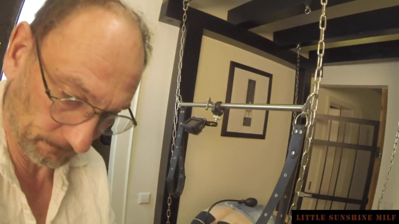 Little Sunshine MILF: Extensive anal training with squirting - Regular view