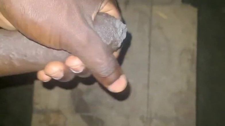 Power dick: 大きな黒いチンポに精液でいっぱい