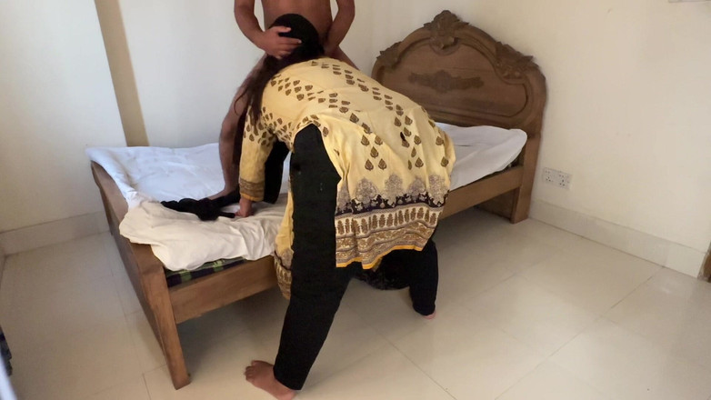 Aria Mia: 낯선 사람과 섹스하고 싶어하는 펀자브 무슬림 소녀 Ayesha - 모르는 놈에게 따먹히는 거유 섹시한 Niqab Ayesha