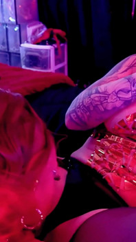 Red X Sex Tape: Postaveno tak, aby bylo sundat