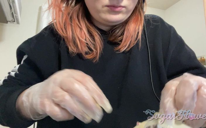 SugarFlower: Asmr - oreo's verpletteren met handschoenen - Sfw