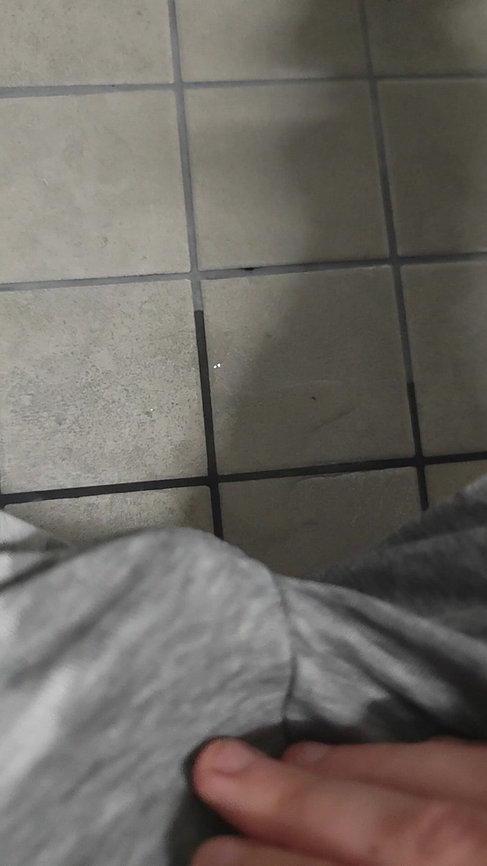 TwinkFelix: Kencing Saya Dengan Begitu Keluar, Bahawa Kaki Saya Mula Bergoyang