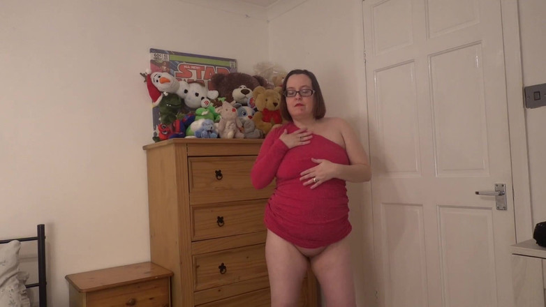 Littlevixen: Spogliarello in abito sexy attillato alla spalla