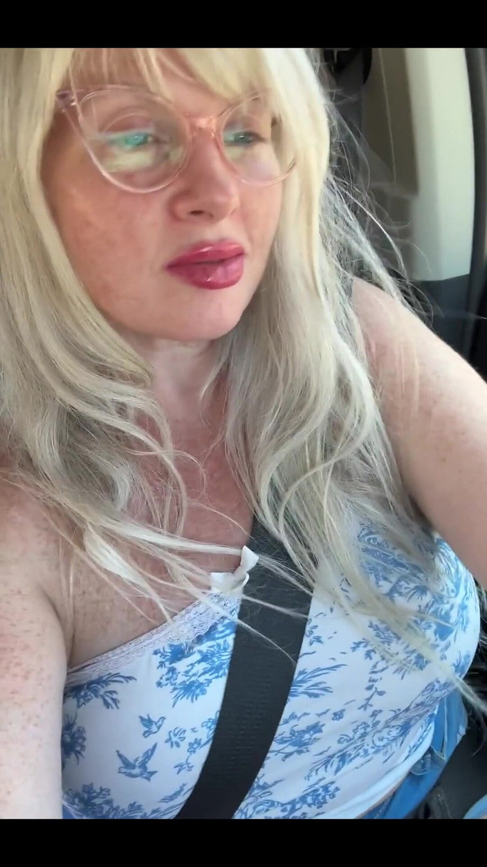 PaintedRose: क्या हम करेंगे? खींचो और इसे पीछे की जगह पर ले जाओ?